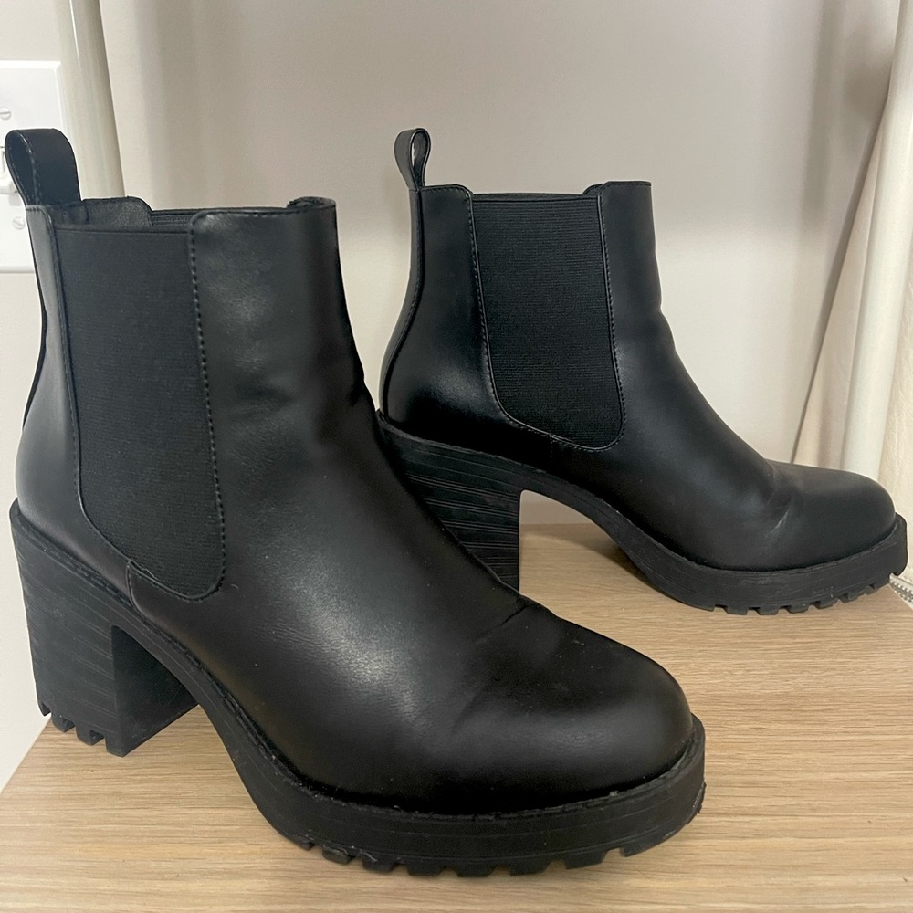 H&M Divided brand - black leather boots size 7